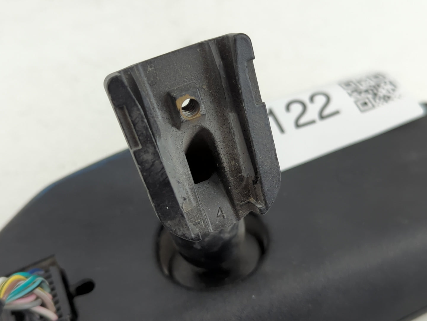 2009 Gmc Yukon Xl 1500 Interior Rear View Mirror Replacement OEM P/N:IE11025898 Fits OEM Used Auto Parts - Oemusedautoparts1.com