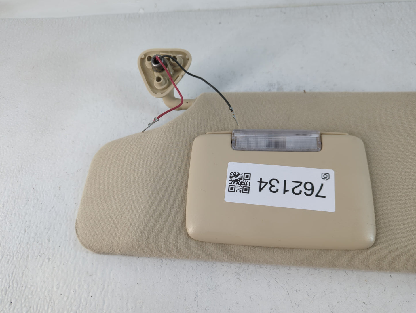2008-2009 Mercury Sable Sun Visor Shade Replacement Driver Left Mirror Fits Fits 2008 2009 OEM Used Auto Parts - Oemusedautoparts1.com