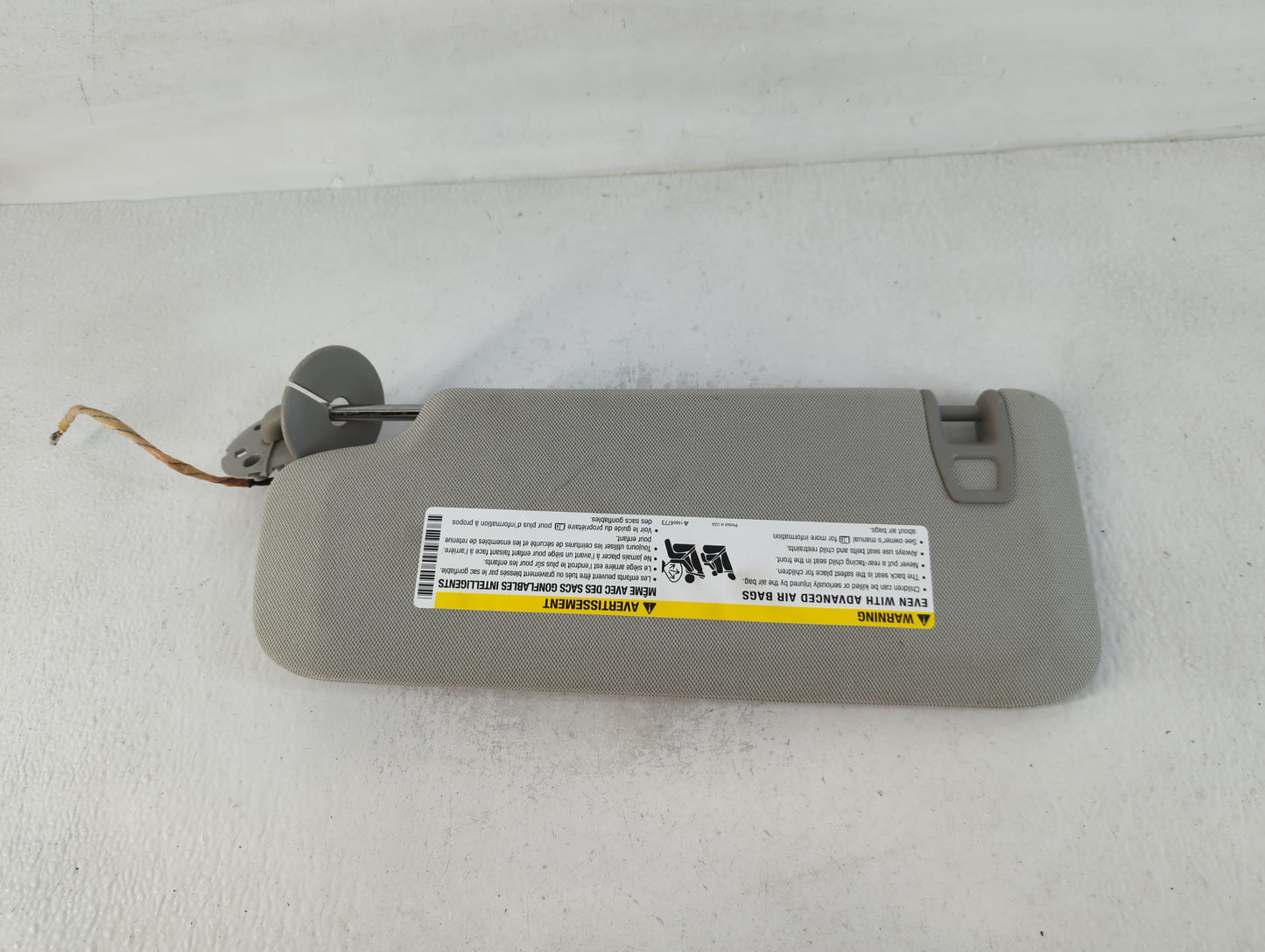 2013-2016 Chevrolet Malibu Sun Visor Shade Replacement Passenger Right Mirror Fits Fits 2013 2014 2015 2016 OEM Used Auto Parts - Oemusedautoparts1.com