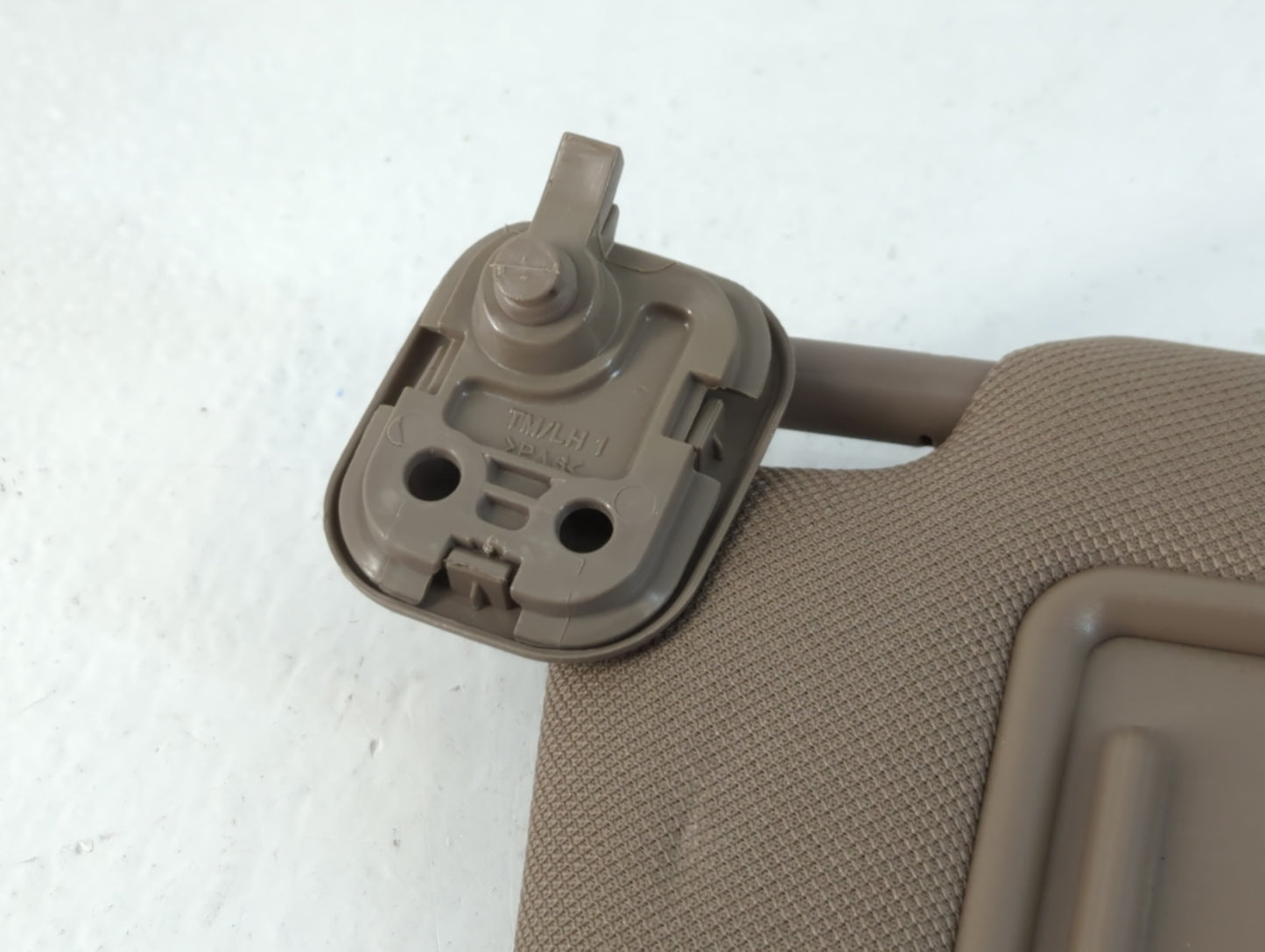 2019-2021 Hyundai Santa Fe Sun Visor Shade Replacement Driver Left Mirror Fits Fits 2019 2020 2021 OEM Used Auto Parts - Oemusedautoparts1.com