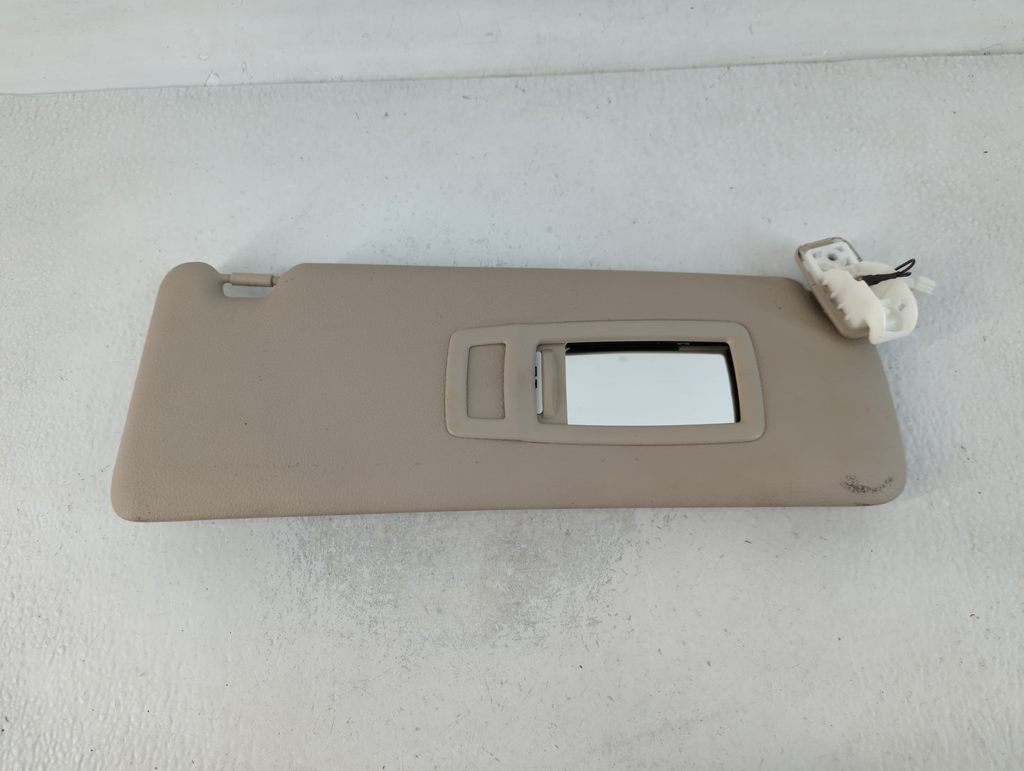 2012-2016 Bmw 328i Sun Visor Shade Replacement Passenger Right Mirror Fits Fits 2012 2013 2014 2015 2016 2017 2018 2019 2020 OEM Used Auto Parts - Oemusedautoparts1.com
