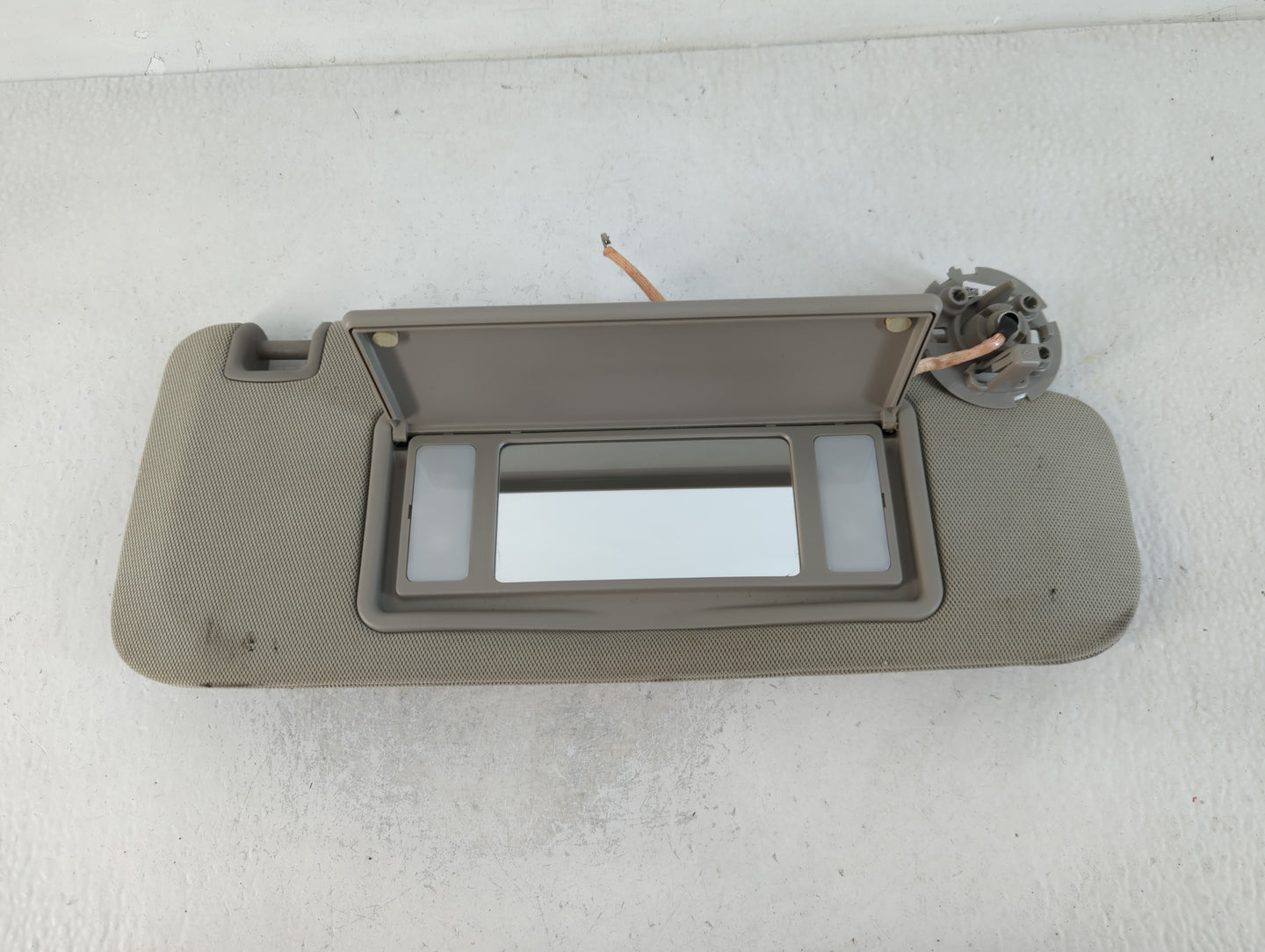 2014-2020 Chevrolet Impala Sun Visor Shade Replacement Passenger Right Mirror Fits Fits 2014 2015 2016 2017 2018 2019 2020 OEM Used Auto Parts - Oemusedautoparts1.com