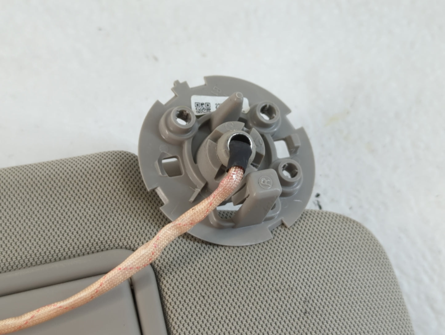 2014-2020 Chevrolet Impala Sun Visor Shade Replacement Passenger Right Mirror Fits Fits 2014 2015 2016 2017 2018 2019 2020 OEM Used Auto Parts - Oemusedautoparts1.com