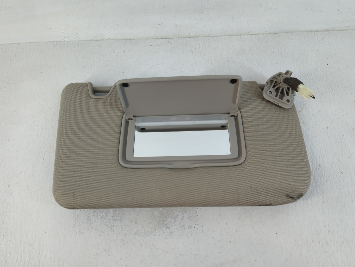 2014-2017 Nissan Rogue Sun Visor Shade Replacement Passenger Right Mirror Fits Fits 2014 2015 2016 2017 OEM Used Auto Parts - Oemusedautoparts1.com