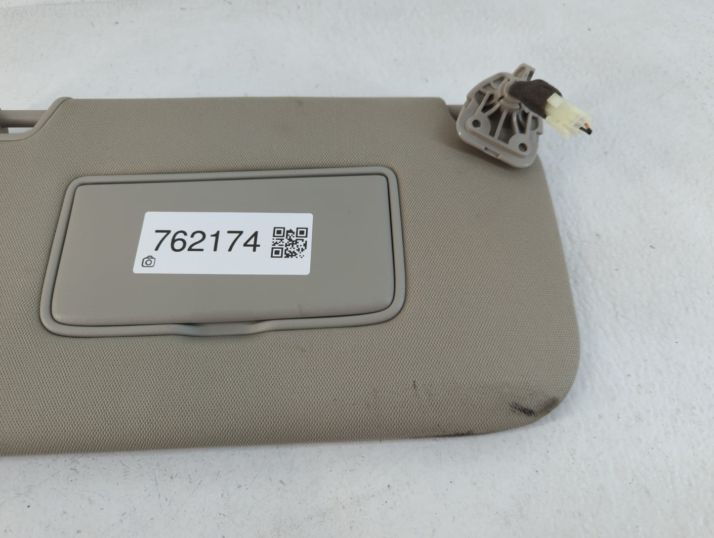 2014-2017 Nissan Rogue Sun Visor Shade Replacement Passenger Right Mirror Fits Fits 2014 2015 2016 2017 OEM Used Auto Parts - Oemusedautoparts1.com