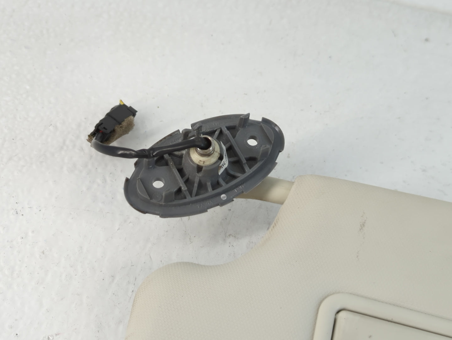 2013-2019 Ford Escape Sun Visor Shade Replacement Driver Left Mirror Fits Fits 2013 2014 2015 2016 2017 2018 2019 OEM Used Auto Parts - Oemusedautoparts1.com