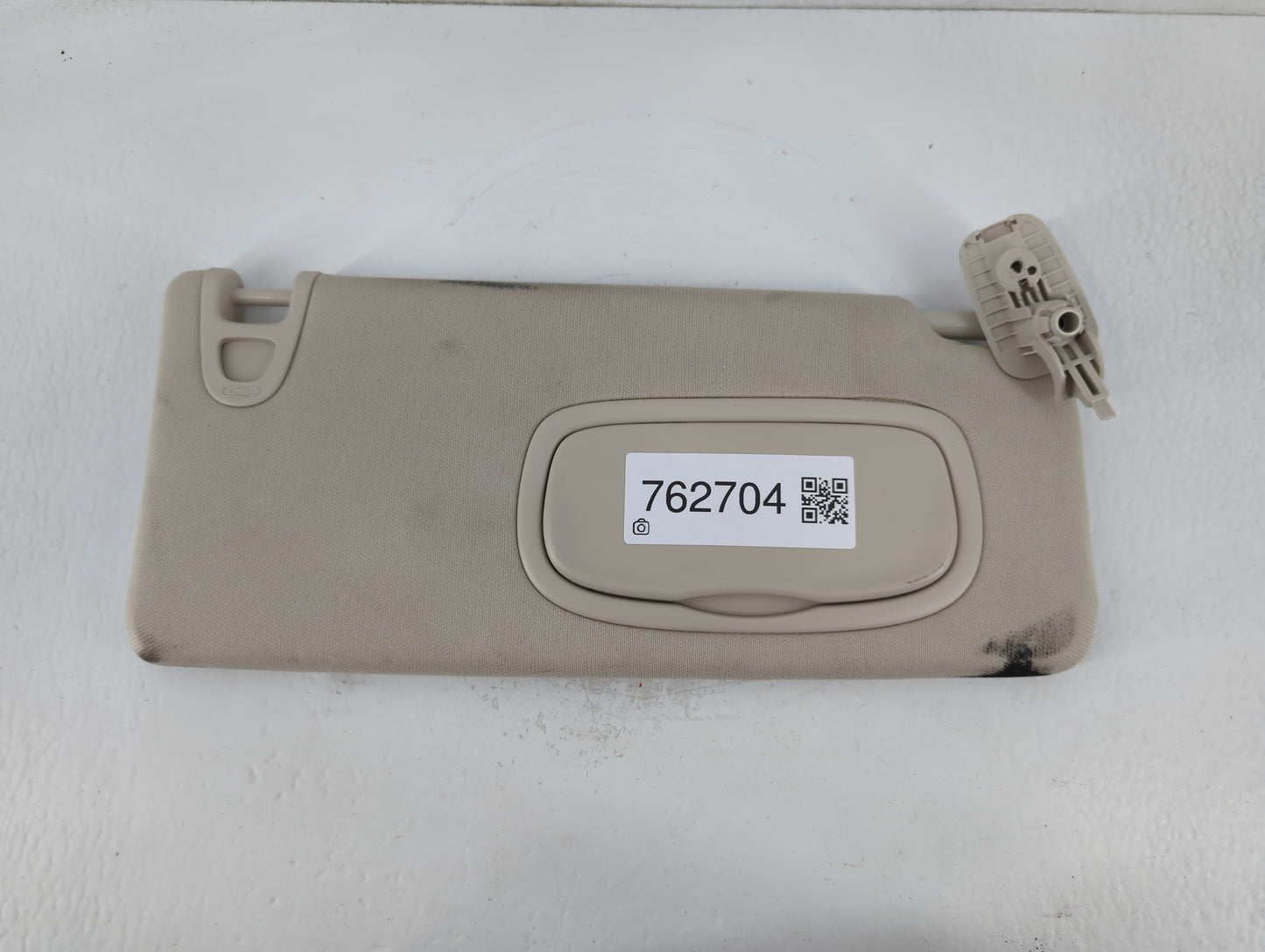 2016-2017 Chrysler 200 Sun Visor Shade Replacement Passenger Right Mirror Fits Fits 2016 2017 OEM Used Auto Parts - Oemusedautoparts1.com