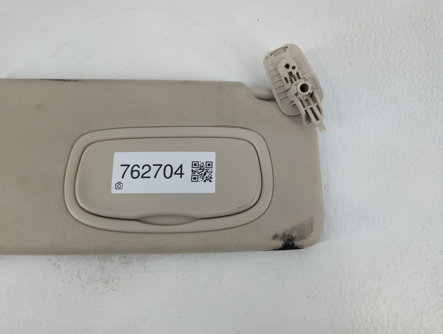 2016-2017 Chrysler 200 Sun Visor Shade Replacement Passenger Right Mirror Fits Fits 2016 2017 OEM Used Auto Parts - Oemusedautoparts1.com