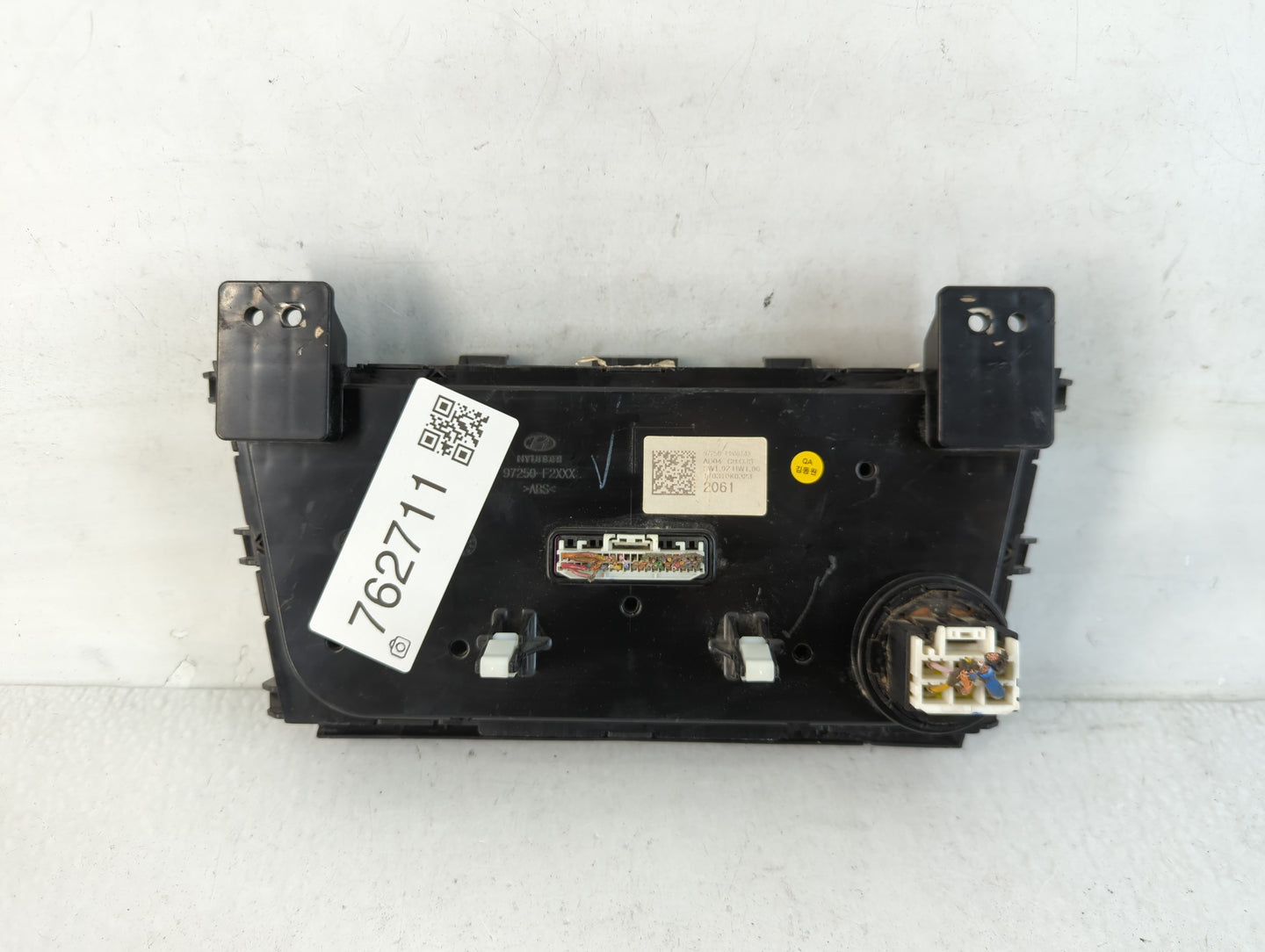 2018-2020 Hyundai Elantra Climate Control Module Temperature AC/Heater Replacement P/N:97250 E20614X Fits Fits 2018 2019 2020 OEM Used Auto Parts - Oemusedautoparts1.com