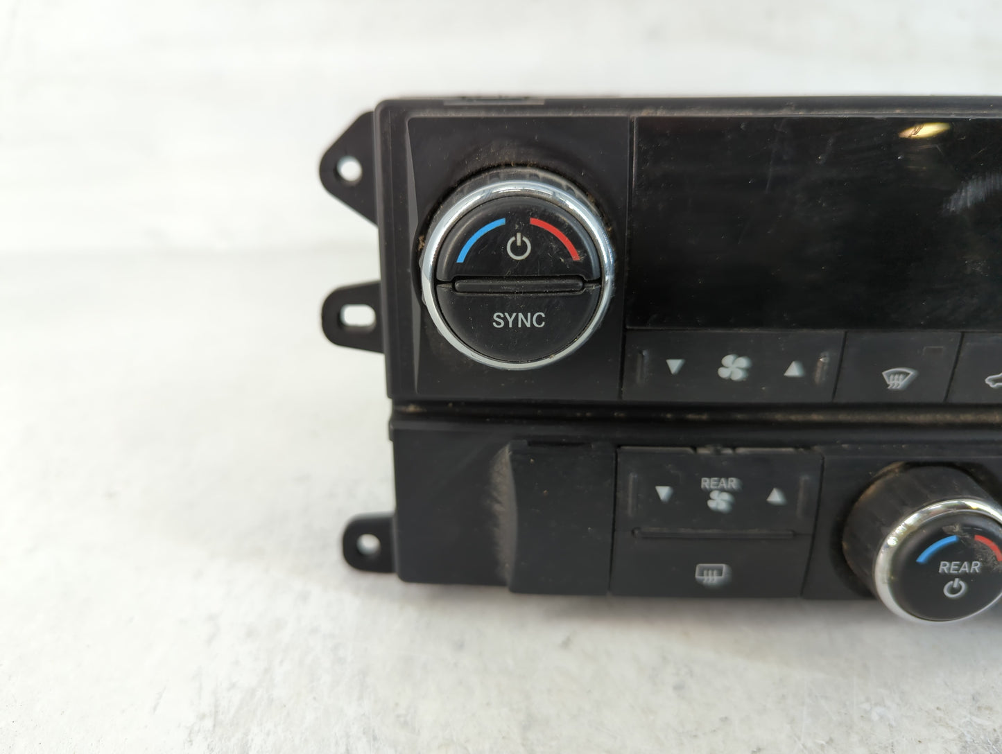 2009 Dodge Journey Climate Control Module Temperature AC/Heater Replacement P/N:P55111894AE Fits OEM Used Auto Parts - Oemusedautoparts1.com