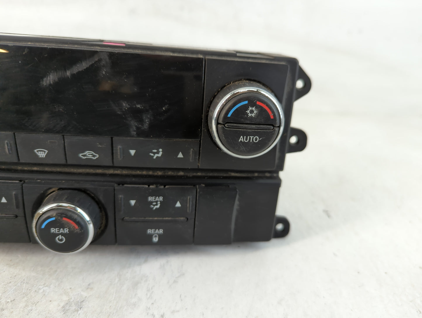 2009 Dodge Journey Climate Control Module Temperature AC/Heater Replacement P/N:P55111894AE Fits OEM Used Auto Parts - Oemusedautoparts1.com