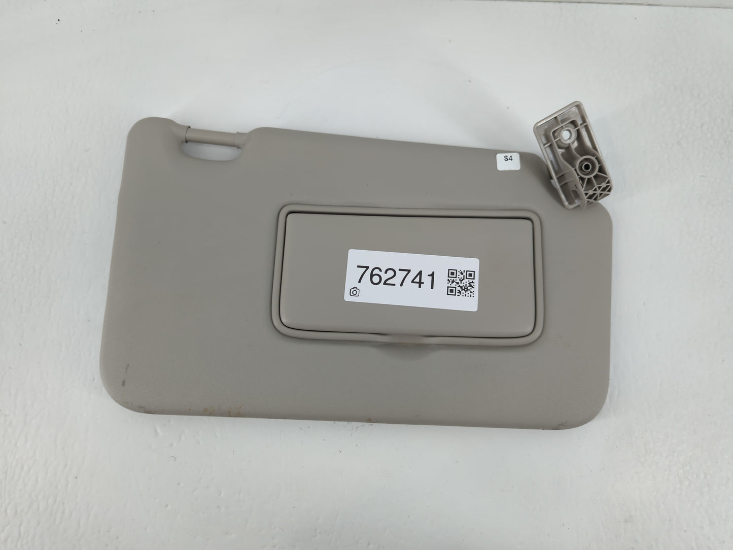 2018-2021 Nissan Kicks Sun Visor Shade Replacement Passenger Right Mirror Fits Fits 2018 2019 2020 2021 OEM Used Auto Parts - Oemusedautoparts1.com