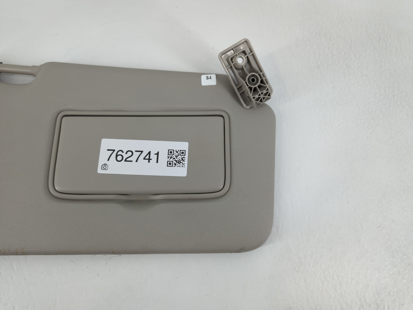 2018-2021 Nissan Kicks Sun Visor Shade Replacement Passenger Right Mirror Fits Fits 2018 2019 2020 2021 OEM Used Auto Parts - Oemusedautoparts1.com