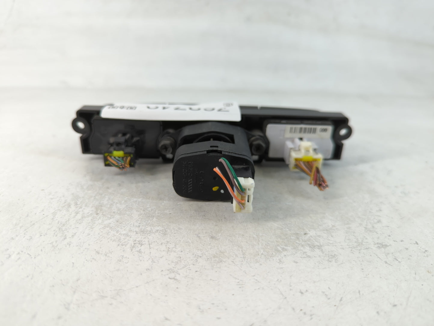 2015 Kia Sorento Climate Control Module Temperature AC/Heater Replacement P/N:97270-XXXXX Fits OEM Used Auto Parts - Oemusedautoparts1.com
