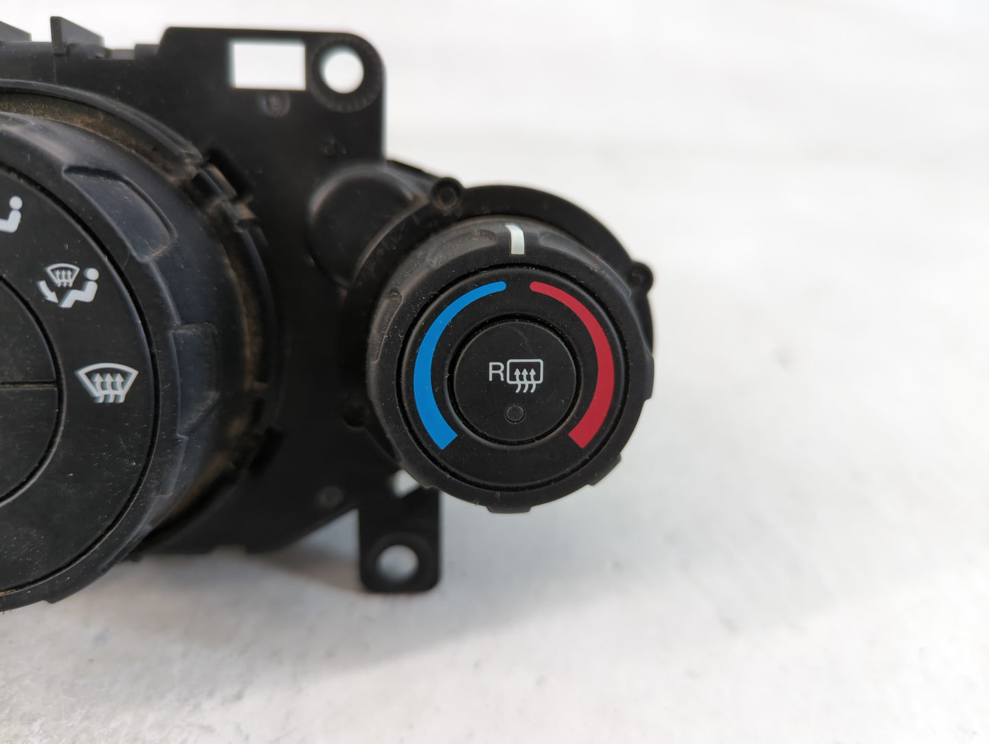 2011-2013 Ford Fiesta Climate Control Module Temperature AC/Heater Replacement P/N:AE83 19980 AE Fits Fits 2011 2012 2013 OEM Used Auto Parts - Oemusedautoparts1.com