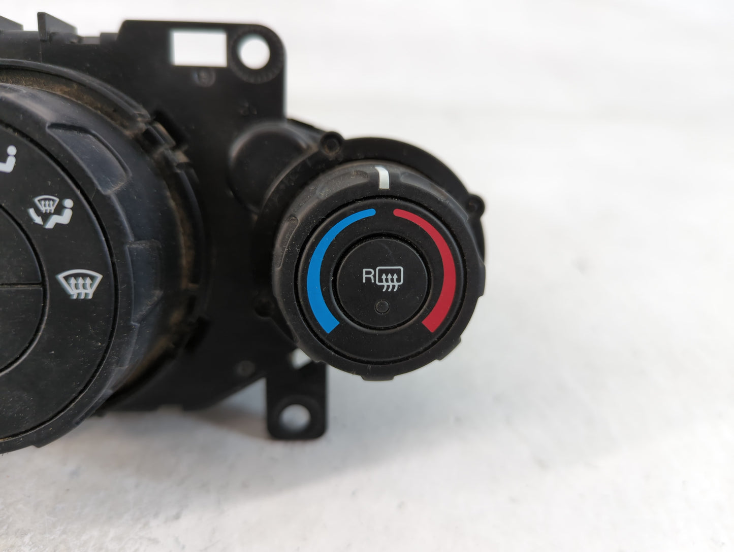 2011-2013 Ford Fiesta Climate Control Module Temperature AC/Heater Replacement P/N:AE83 19980 AE Fits Fits 2011 2012 2013 OEM Used Auto Parts - Oemusedautoparts1.com