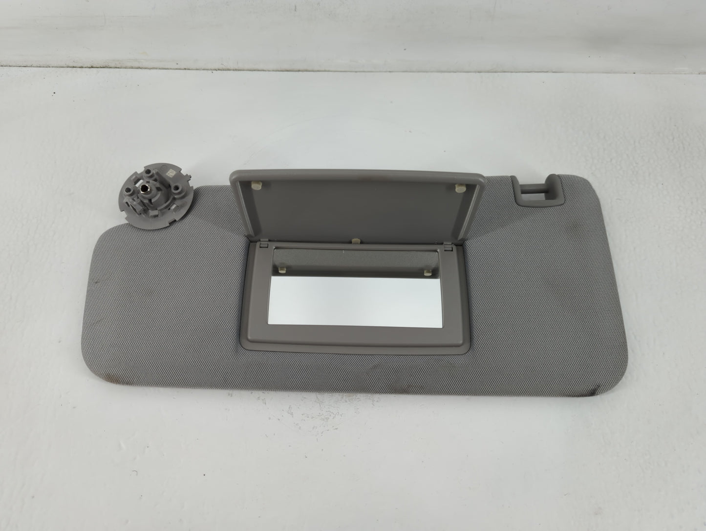 2017-2021 Chevrolet Trax Sun Visor Shade Replacement Driver Left Mirror Fits Fits 2017 2018 2019 2020 2021 OEM Used Auto Parts - Oemusedautoparts1.com
