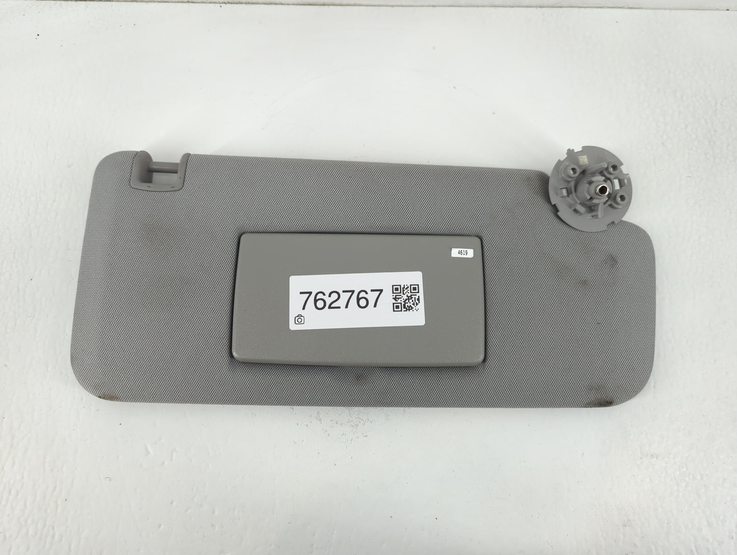 2017-2021 Chevrolet Trax Sun Visor Shade Replacement Passenger Right Mirror Fits Fits 2017 2018 2019 2020 2021 OEM Used Auto Parts - Oemusedautoparts1.com