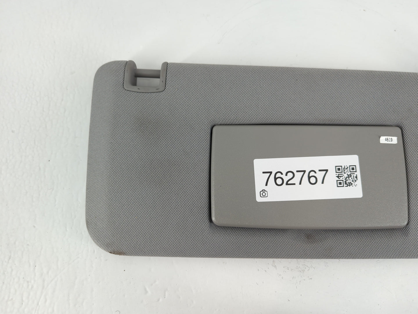 2017-2021 Chevrolet Trax Sun Visor Shade Replacement Passenger Right Mirror Fits Fits 2017 2018 2019 2020 2021 OEM Used Auto Parts - Oemusedautoparts1.com