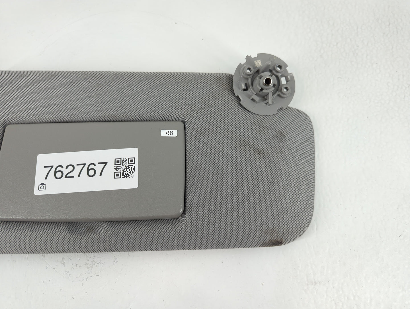 2017-2021 Chevrolet Trax Sun Visor Shade Replacement Passenger Right Mirror Fits Fits 2017 2018 2019 2020 2021 OEM Used Auto Parts - Oemusedautoparts1.com