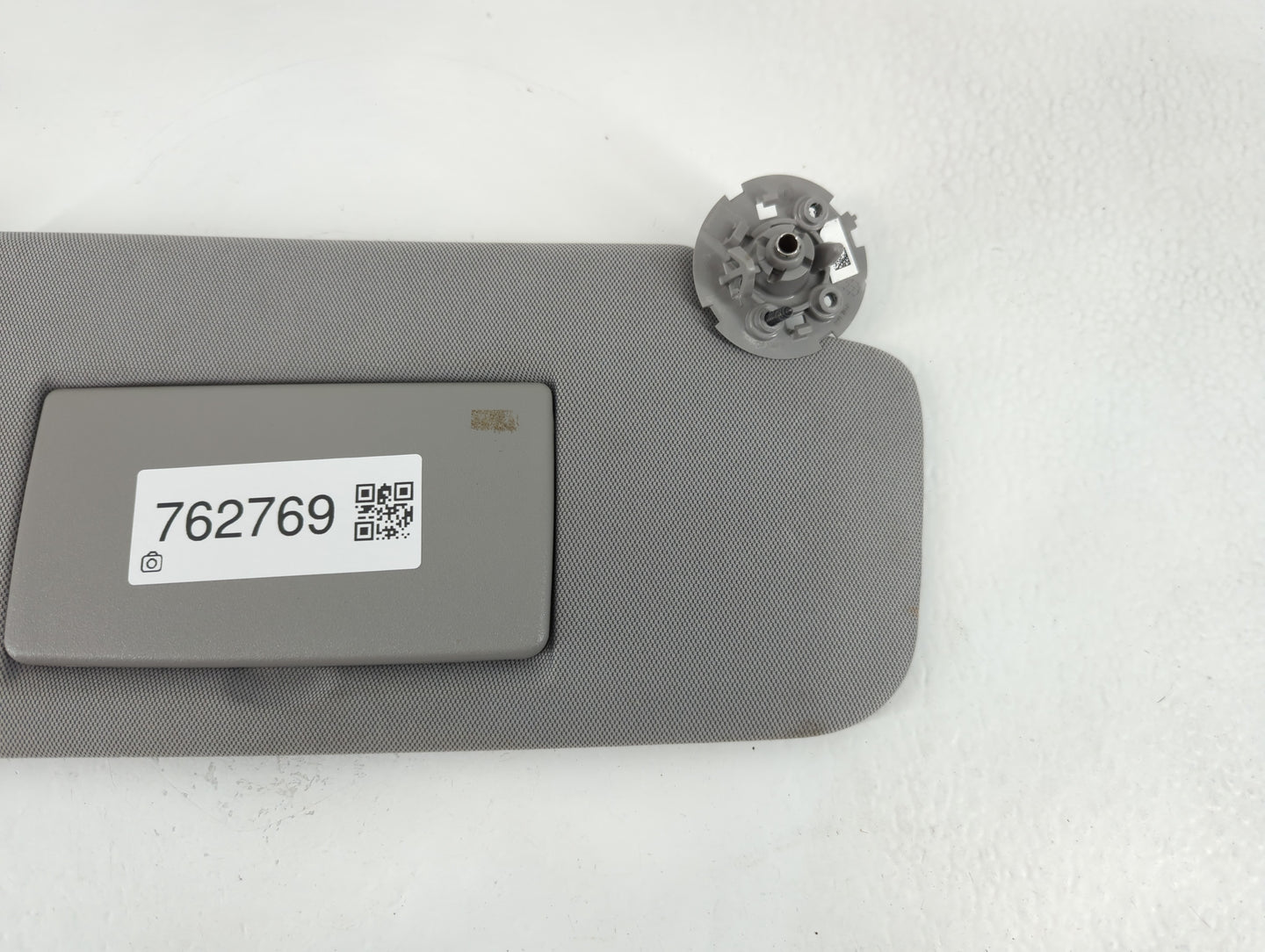 2017-2021 Chevrolet Trax Sun Visor Shade Replacement Passenger Right Mirror Fits Fits 2017 2018 2019 2020 2021 OEM Used Auto Parts - Oemusedautoparts1.com