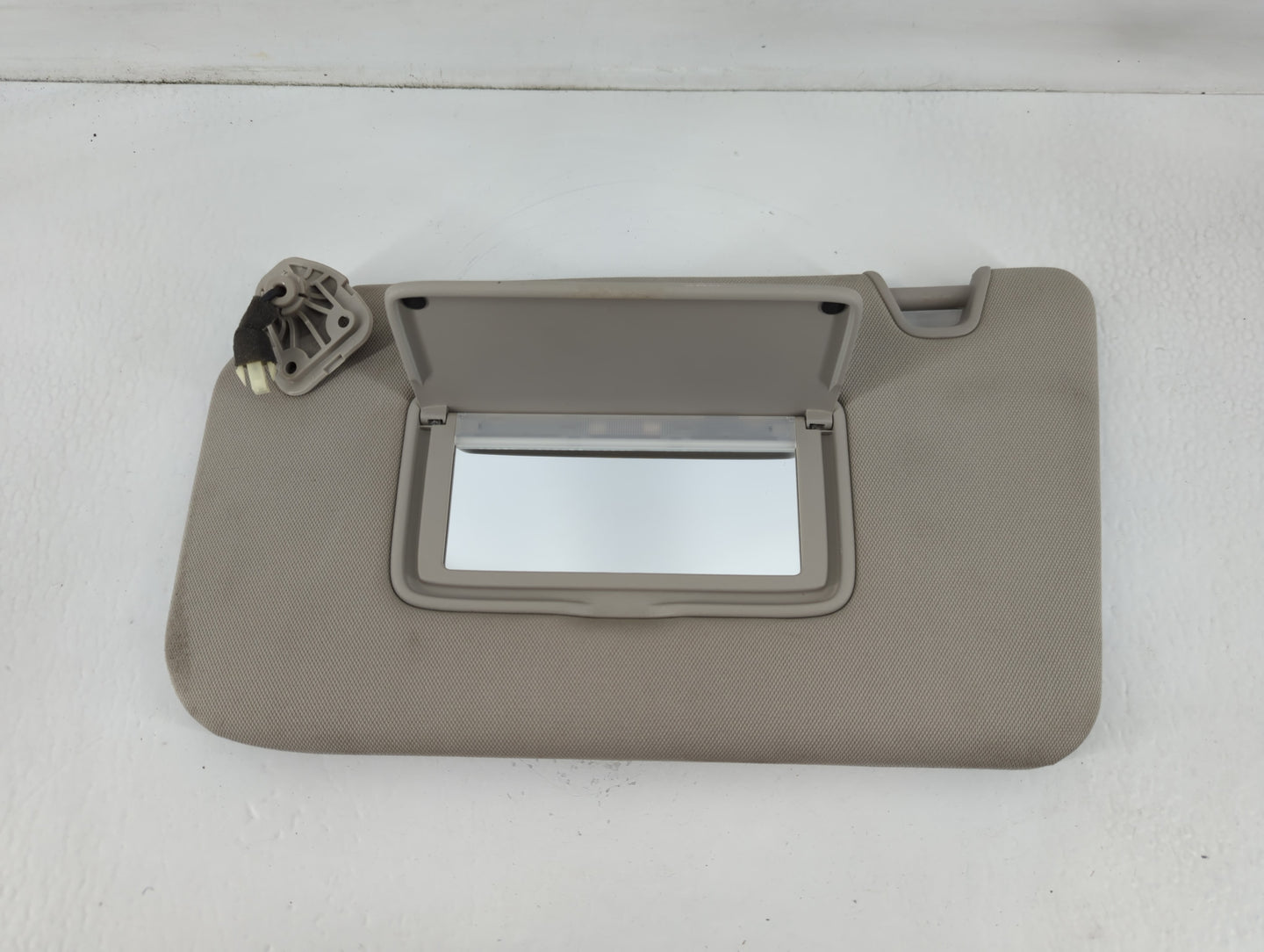 2018-2020 Nissan Rogue Sun Visor Shade Replacement Driver Left Mirror Fits Fits 2018 2019 2020 OEM Used Auto Parts - Oemusedautoparts1.com