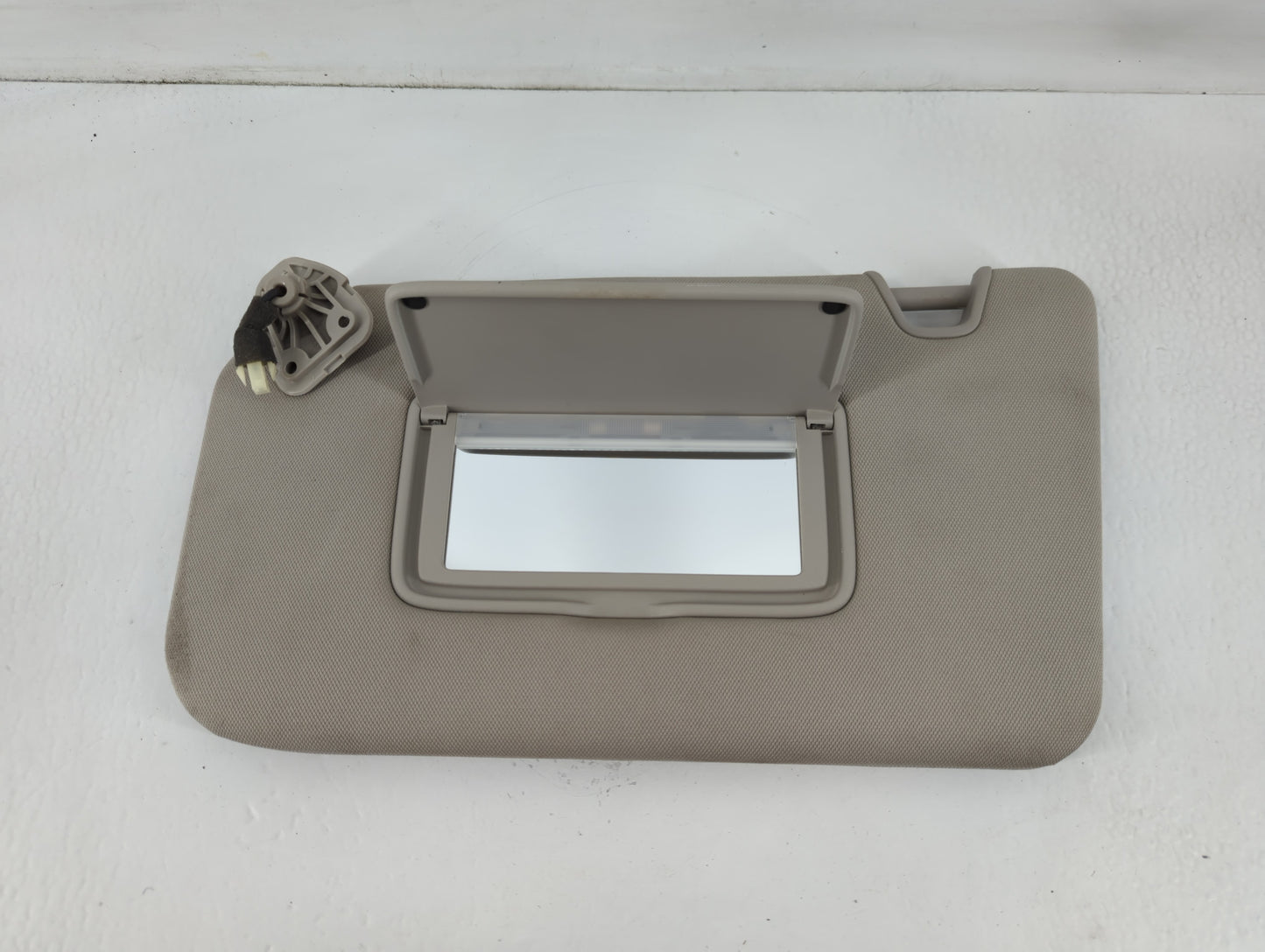 2018-2020 Nissan Rogue Sun Visor Shade Replacement Driver Left Mirror Fits Fits 2018 2019 2020 OEM Used Auto Parts - Oemusedautoparts1.com