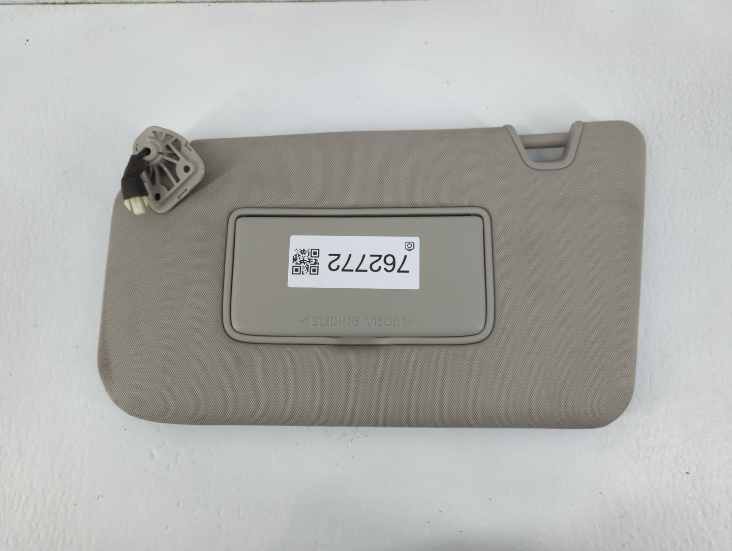 2018-2020 Nissan Rogue Sun Visor Shade Replacement Driver Left Mirror Fits Fits 2018 2019 2020 OEM Used Auto Parts - Oemusedautoparts1.com