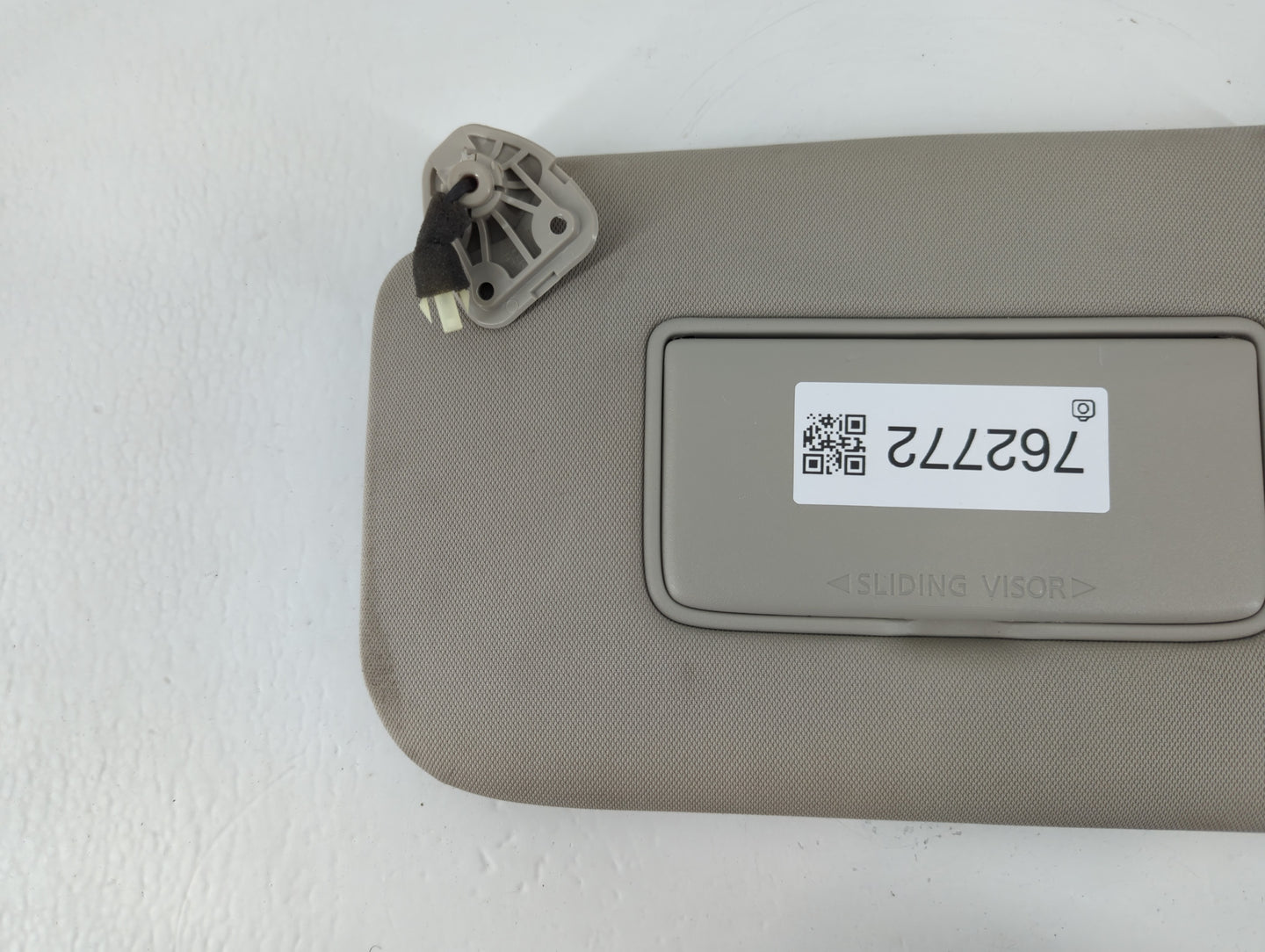 2018-2020 Nissan Rogue Sun Visor Shade Replacement Driver Left Mirror Fits Fits 2018 2019 2020 OEM Used Auto Parts - Oemusedautoparts1.com