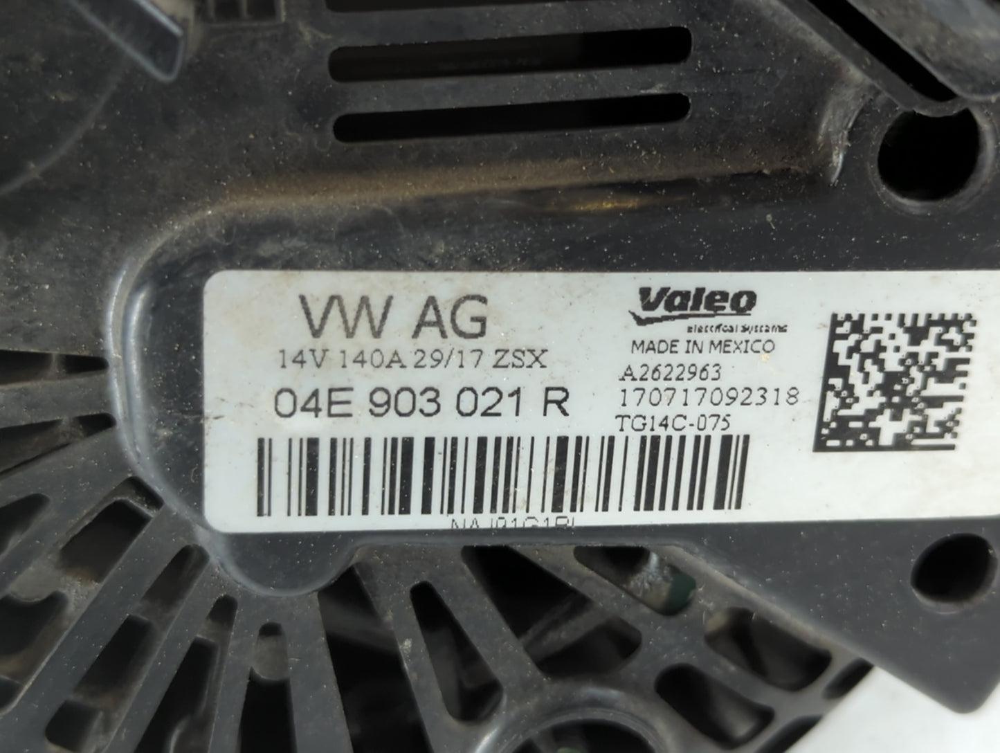 2016-2018 Volkswagen Jetta Alternator Replacement Generator Charging Assembly Engine OEM P/N:A2622963 04E 903 021 R Fits OEM Used Auto Parts - Oemusedautoparts1.com