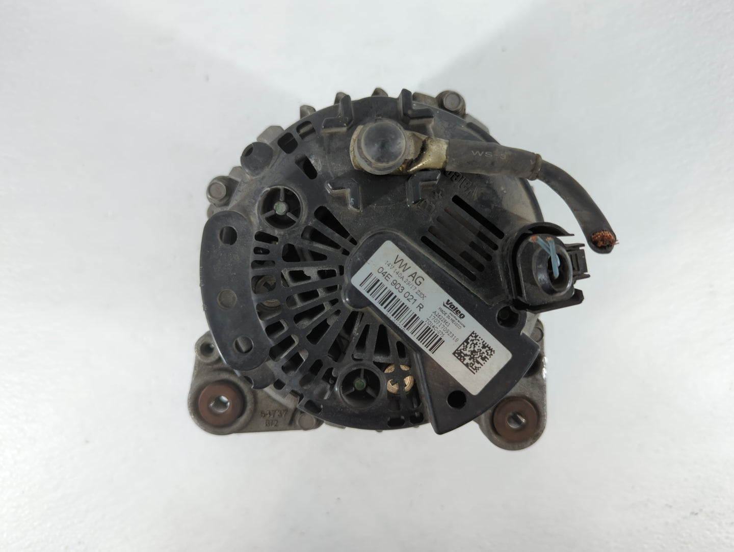 2016-2018 Volkswagen Jetta Alternator Replacement Generator Charging Assembly Engine OEM P/N:A2622963 04E 903 021 R Fits OEM Used Auto Parts - Oemusedautoparts1.com