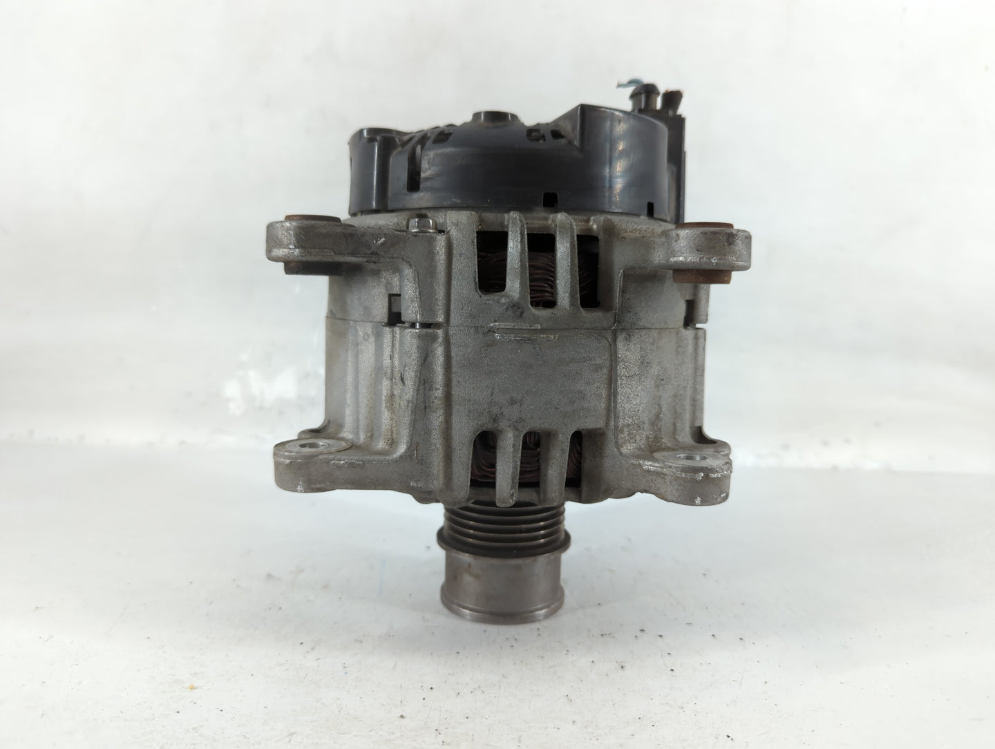 2016-2018 Volkswagen Jetta Alternator Replacement Generator Charging Assembly Engine OEM P/N:A2622963 04E 903 021 R Fits OEM Used Auto Parts - Oemusedautoparts1.com