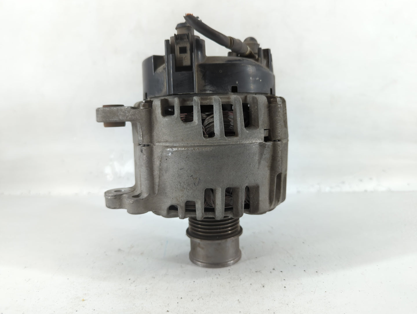 2016-2018 Volkswagen Jetta Alternator Replacement Generator Charging Assembly Engine OEM P/N:A2622963 04E 903 021 R Fits OEM Used Auto Parts - Oemusedautoparts1.com