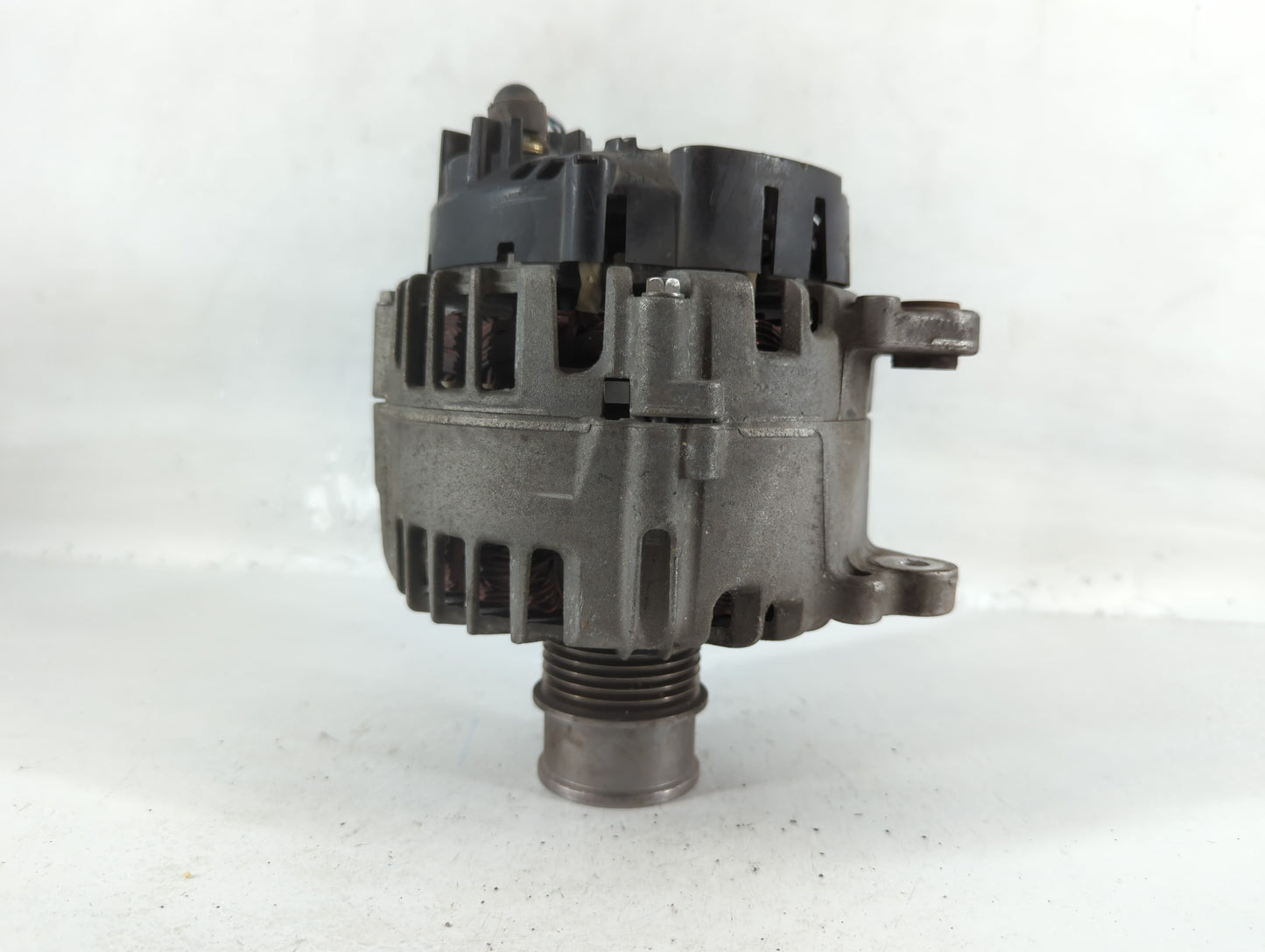 2016-2018 Volkswagen Jetta Alternator Replacement Generator Charging Assembly Engine OEM P/N:A2622963 04E 903 021 R Fits OEM Used Auto Parts - Oemusedautoparts1.com