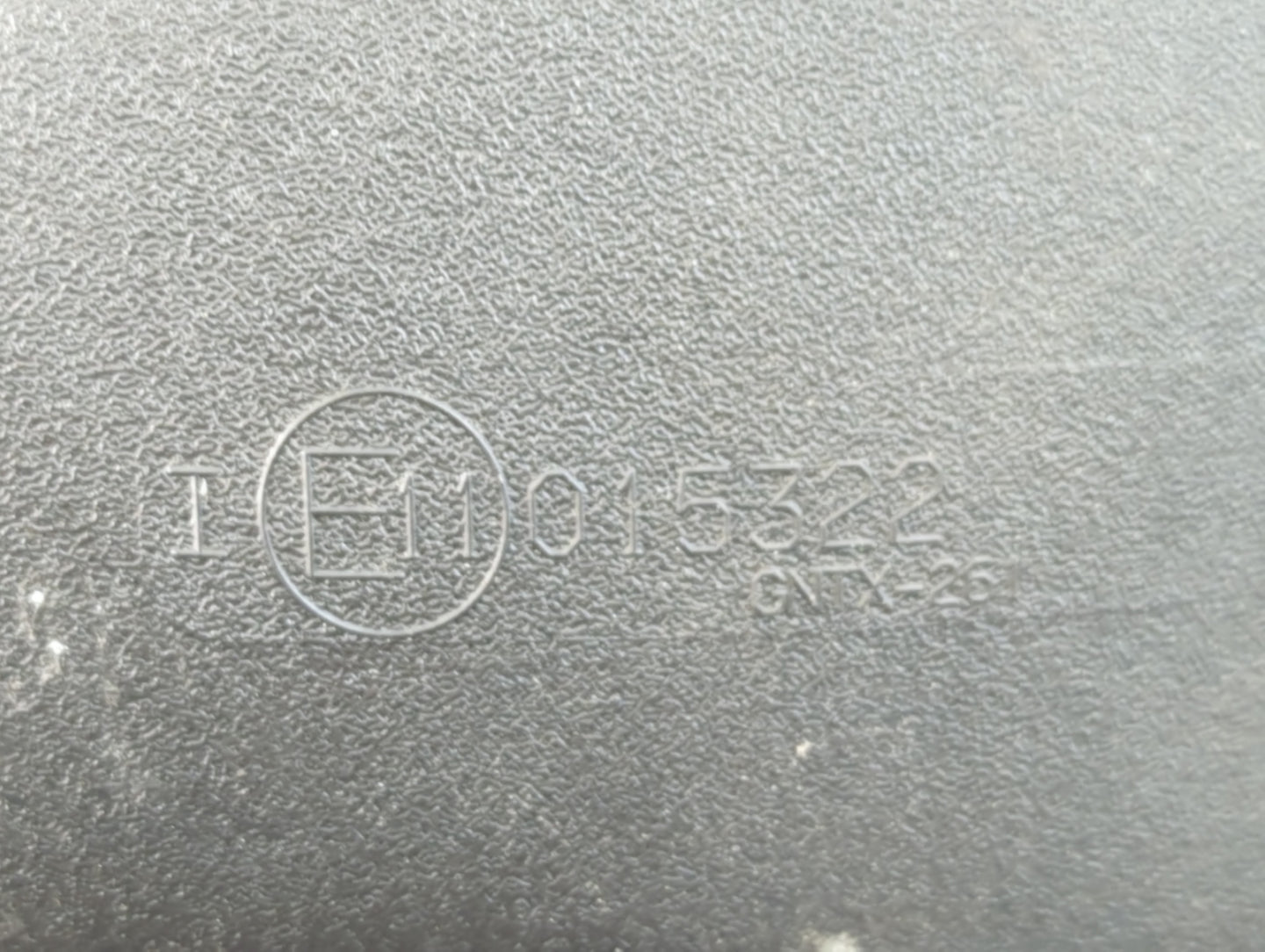 2005 Gmc Yukon Interior Rear View Mirror Replacement OEM P/N:E11015322 Fits OEM Used Auto Parts - Oemusedautoparts1.com