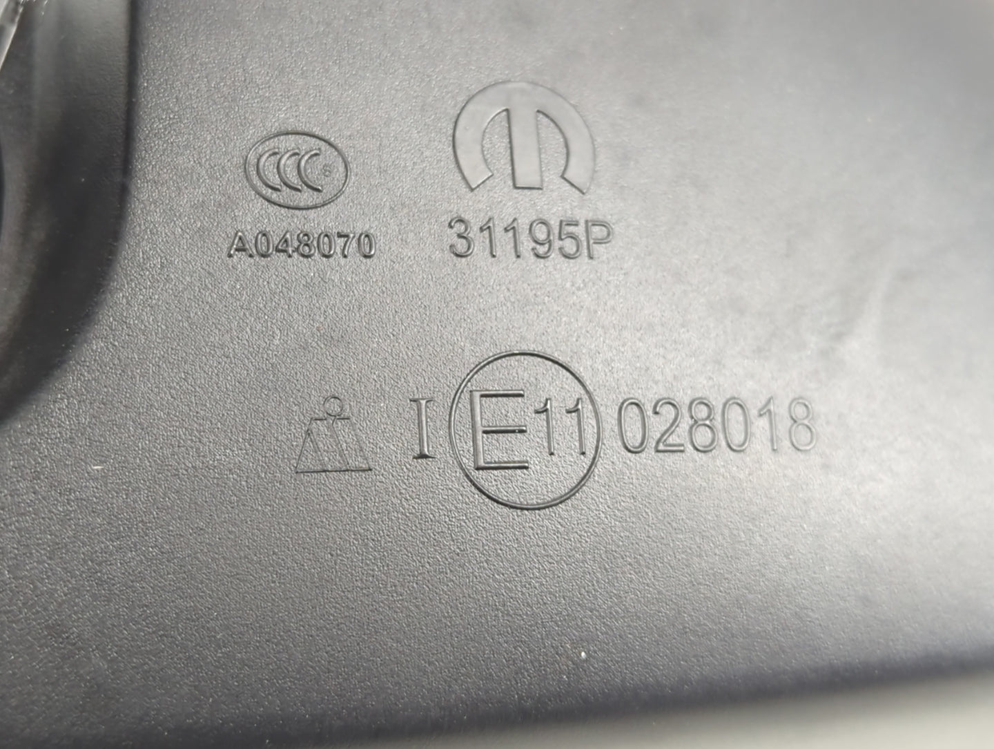 2001-2008 Toyota Rav4 Interior Rear View Mirror Replacement OEM P/N:A048070 M805 Fits Fits 2001 2002 2003 2004 2005 2006 2007 2008 OEM Used Auto Parts - Oemusedautoparts1.com