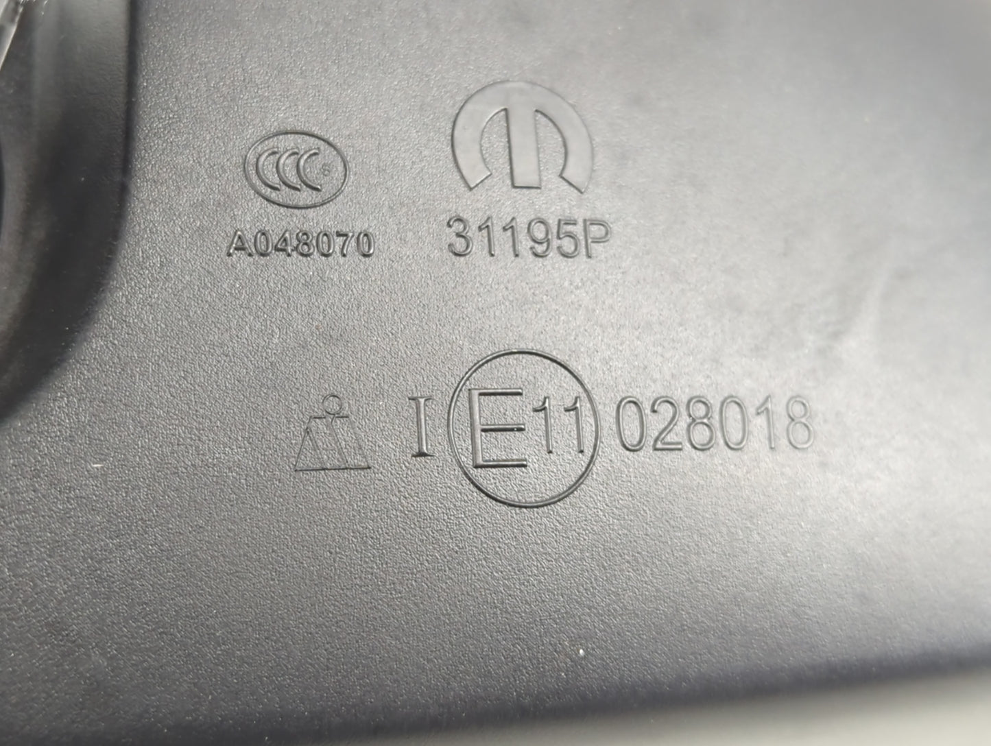 2001-2008 Toyota Rav4 Interior Rear View Mirror Replacement OEM P/N:A048070 M805 Fits Fits 2001 2002 2003 2004 2005 2006 2007 2008 OEM Used Auto Parts - Oemusedautoparts1.com