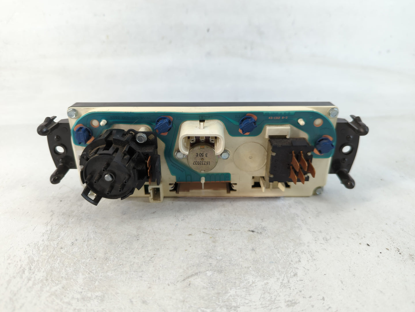 2004 Chevrolet S10 Blazer Climate Control Module Temperature AC/Heater Replacement P/N:150989664126 Fits OEM Used Auto Parts - Oemusedautoparts1.com