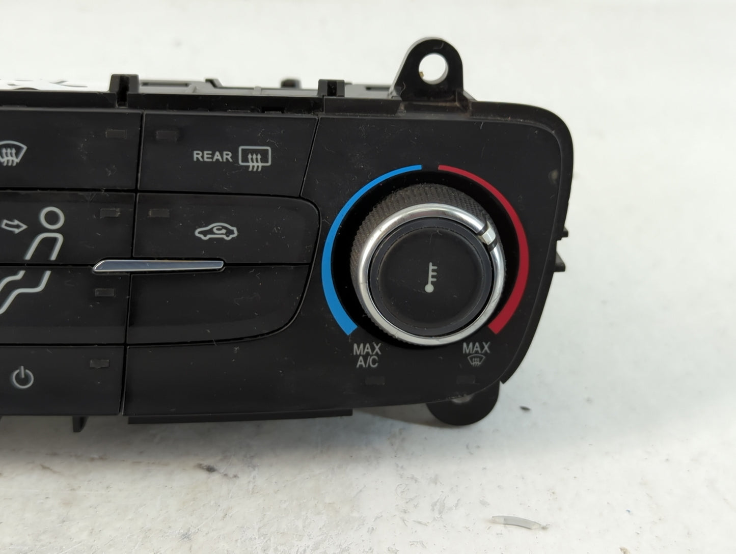 2015-2018 Ford Focus Climate Control Module Temperature AC/Heater Replacement P/N:F1ET-19980-JJ Fits Fits 2015 2016 2017 2018 OEM Used Auto Parts - Oemusedautoparts1.com