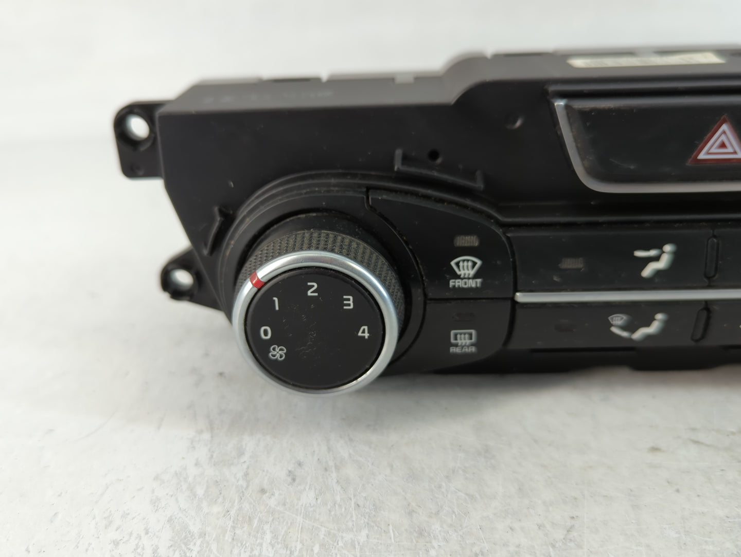 2014-2015 Kia Optima Climate Control Module Temperature AC/Heater Replacement P/N:Q138TLEZ 97250-2TLE0 Fits Fits 2014 2015 OEM Used Auto Parts - Oemusedautoparts1.com