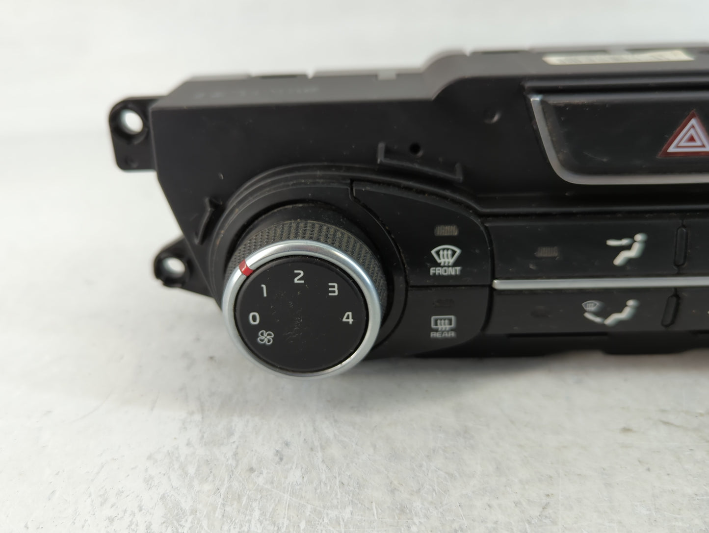 2014-2015 Kia Optima Climate Control Module Temperature AC/Heater Replacement P/N:Q138TLEZ 97250-2TLE0 Fits Fits 2014 2015 OEM Used Auto Parts - Oemusedautoparts1.com
