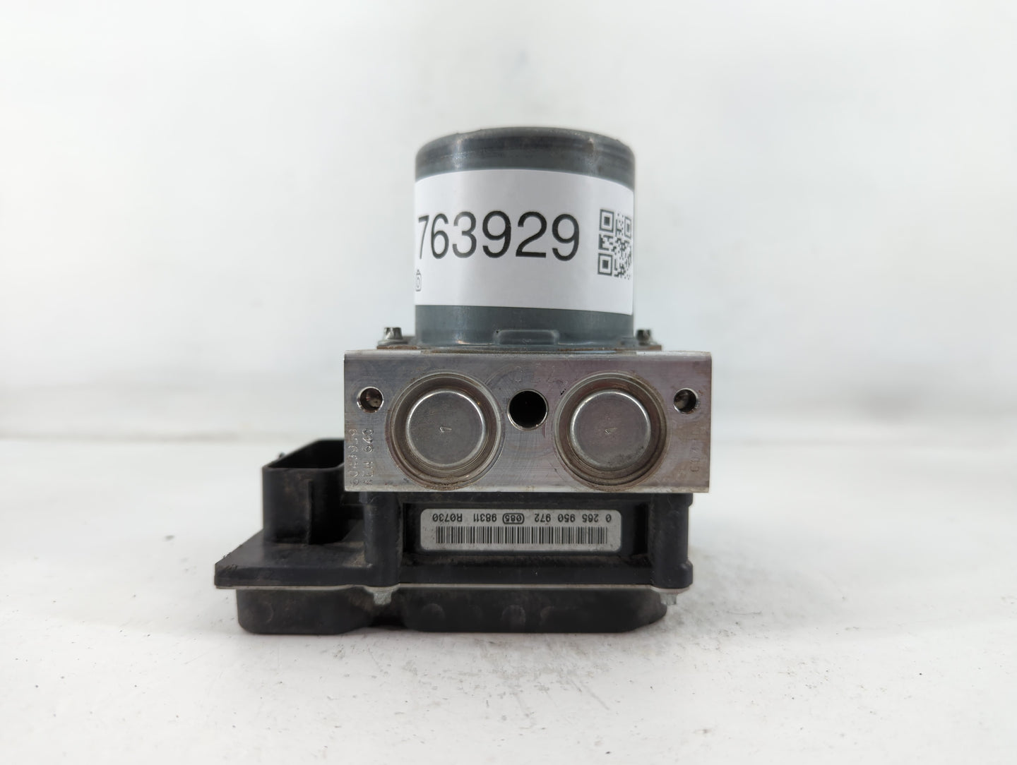 2010 Mercedes-Benz E350 ABS Pump Control Module Replacement P/N:A212 431 20 12 0 265 236 239 Fits OEM Used Auto Parts - Oemusedautoparts1.com