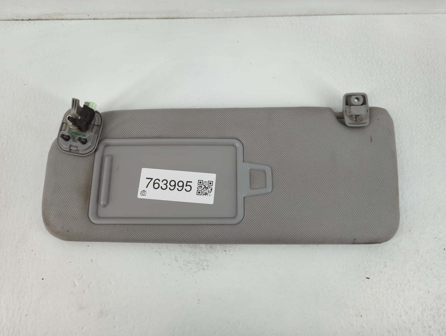 2015-2019 Hyundai Sonata Sun Visor Shade Replacement Driver Left Mirror Fits Fits 2015 2016 2017 2018 2019 OEM Used Auto Parts - Oemusedautoparts1.com