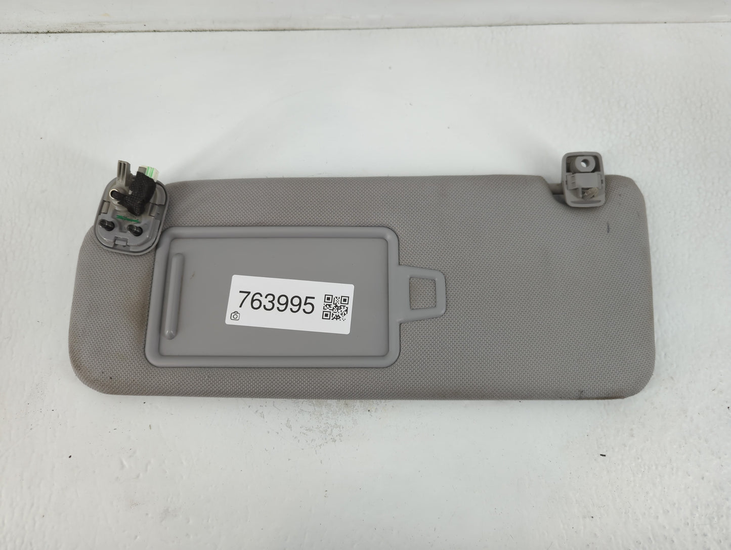 2015-2019 Hyundai Sonata Sun Visor Shade Replacement Driver Left Mirror Fits Fits 2015 2016 2017 2018 2019 OEM Used Auto Parts - Oemusedautoparts1.com