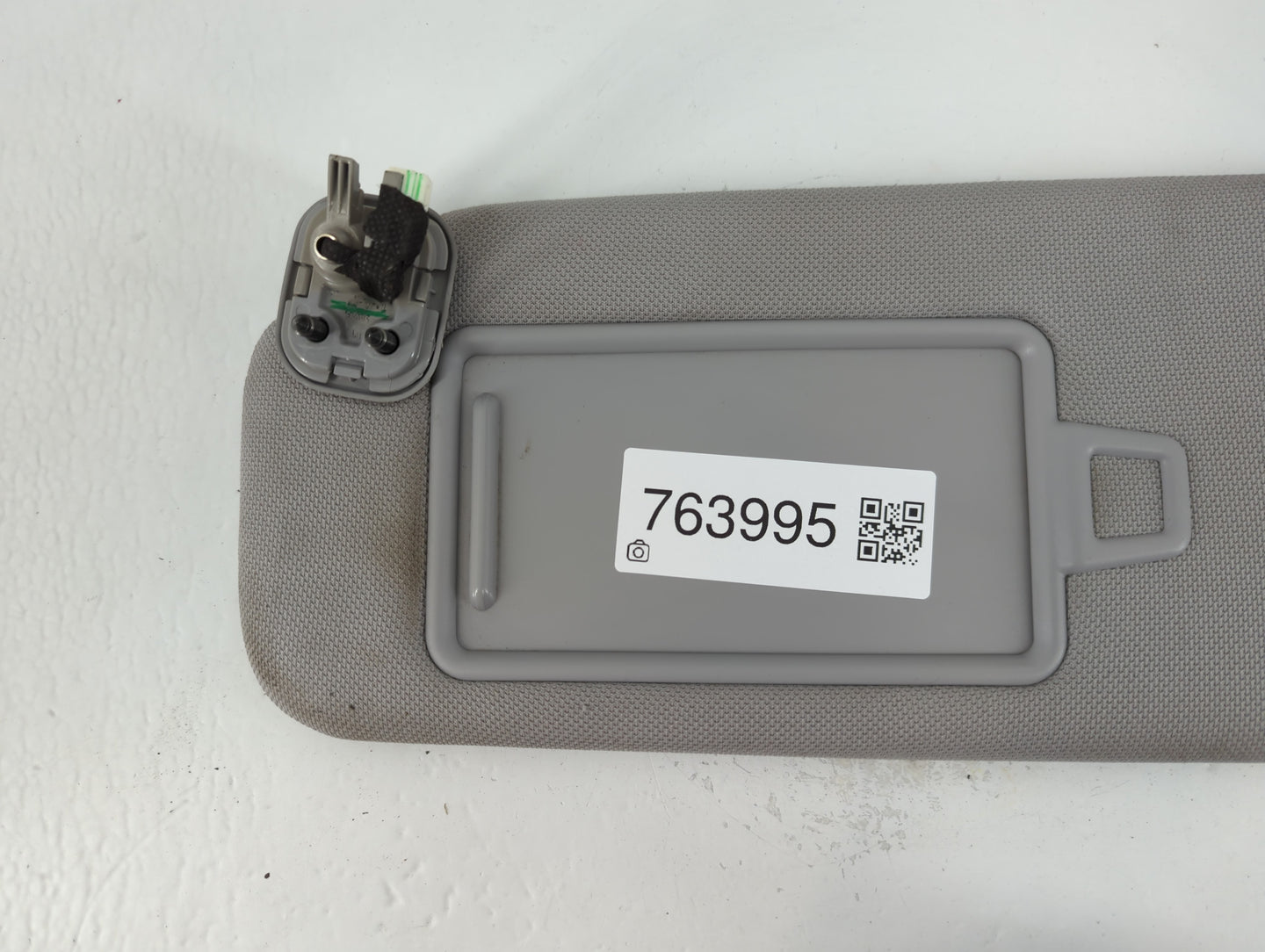 2015-2019 Hyundai Sonata Sun Visor Shade Replacement Driver Left Mirror Fits Fits 2015 2016 2017 2018 2019 OEM Used Auto Parts - Oemusedautoparts1.com