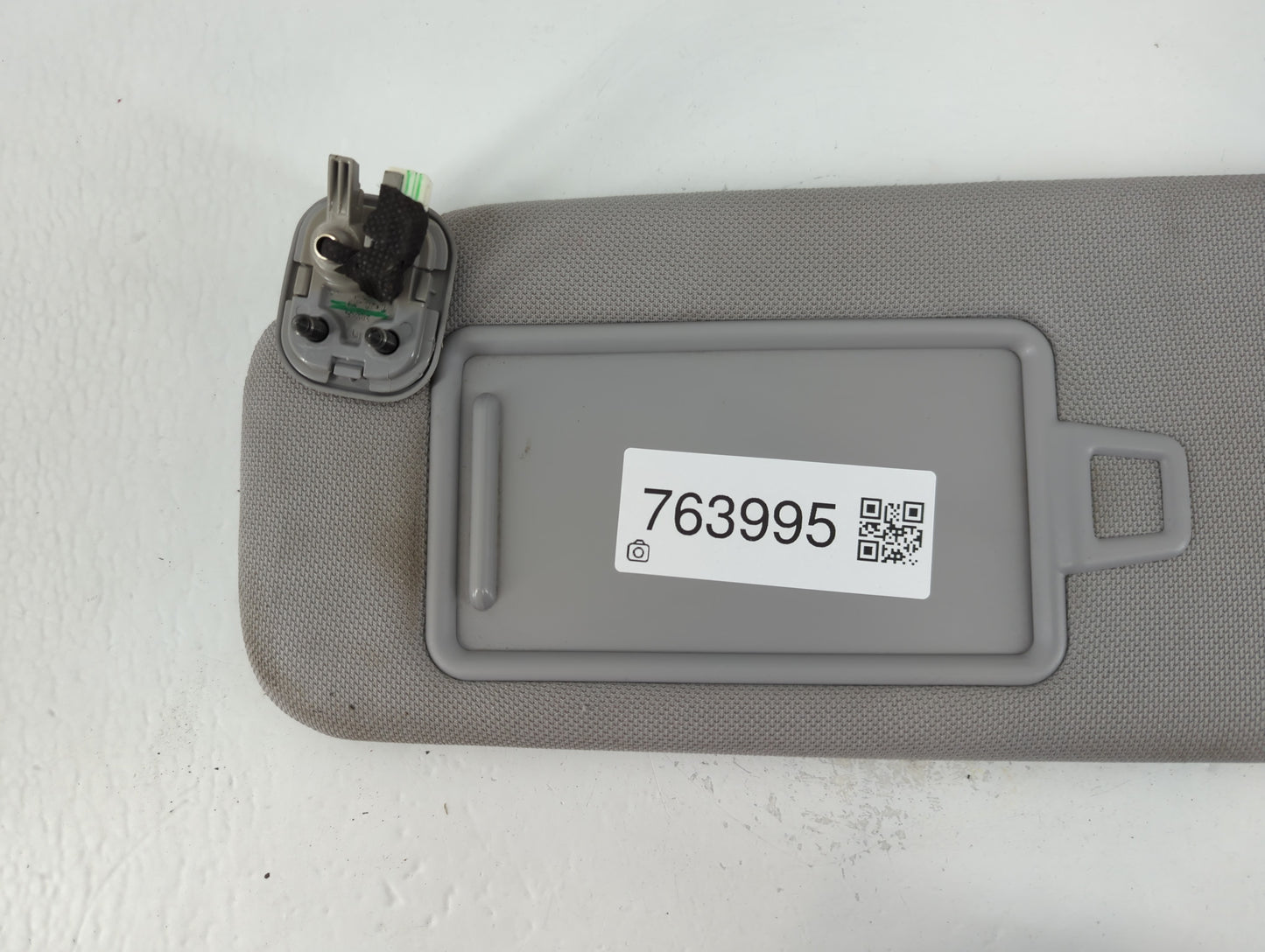 2015-2019 Hyundai Sonata Sun Visor Shade Replacement Driver Left Mirror Fits Fits 2015 2016 2017 2018 2019 OEM Used Auto Parts - Oemusedautoparts1.com