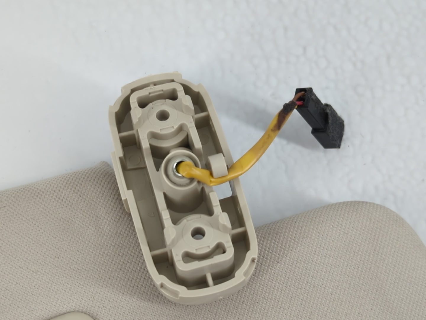 2010-2011 Land Rover Range Rover Sport Sun Visor Shade Replacement Passenger Right Mirror Fits Fits 2010 2011 OEM Used Auto Parts - Oemusedautoparts1.com