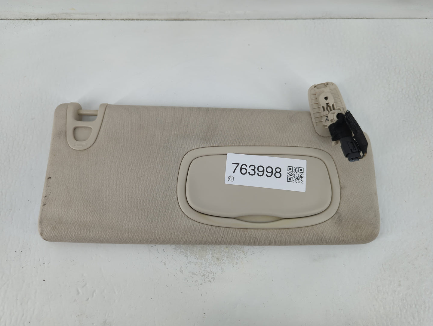 2015 Chrysler 200 Sun Visor Shade Replacement Passenger Right Mirror Fits OEM Used Auto Parts - Oemusedautoparts1.com