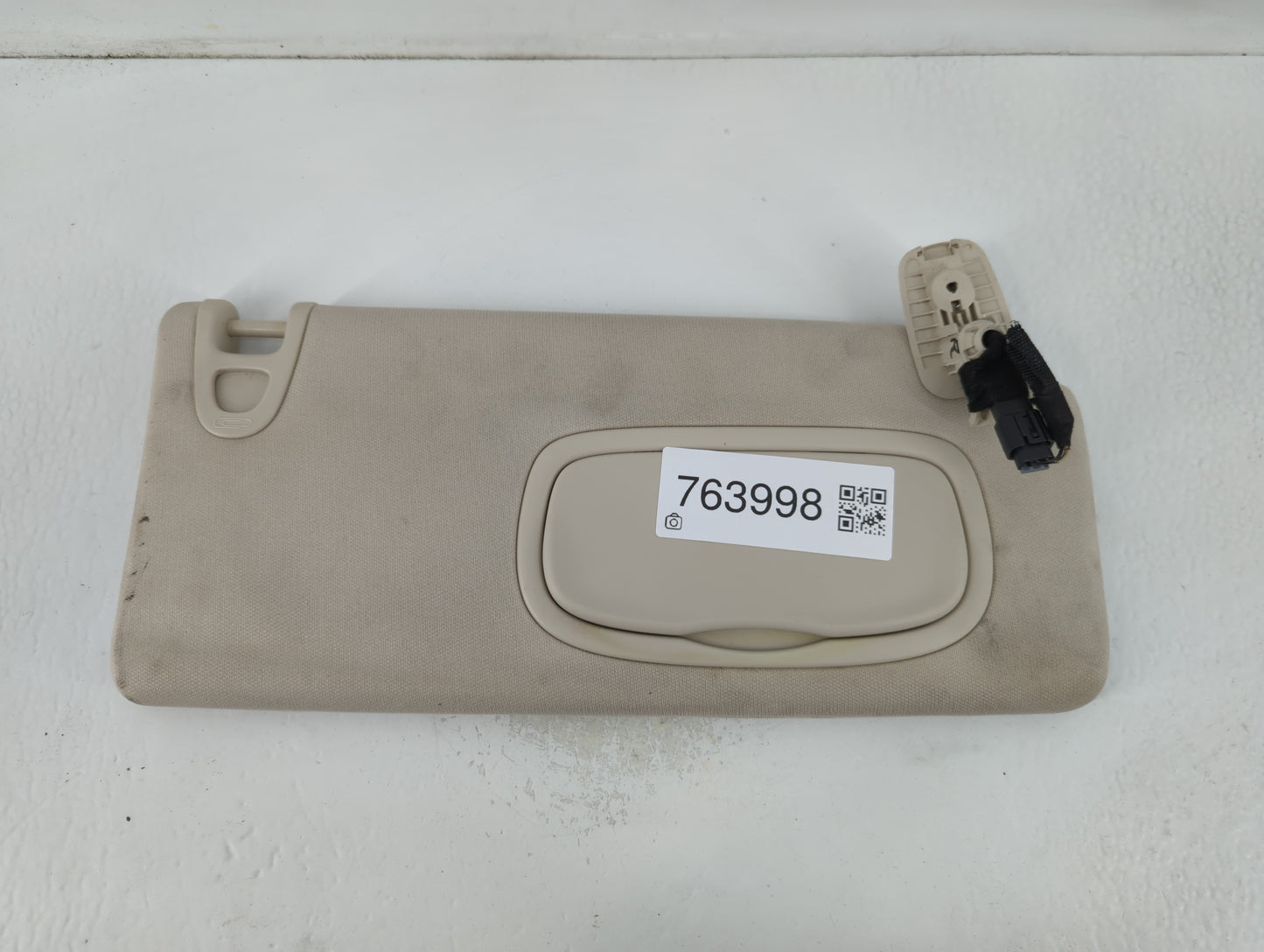 2015 Chrysler 200 Sun Visor Shade Replacement Passenger Right Mirror Fits OEM Used Auto Parts - Oemusedautoparts1.com