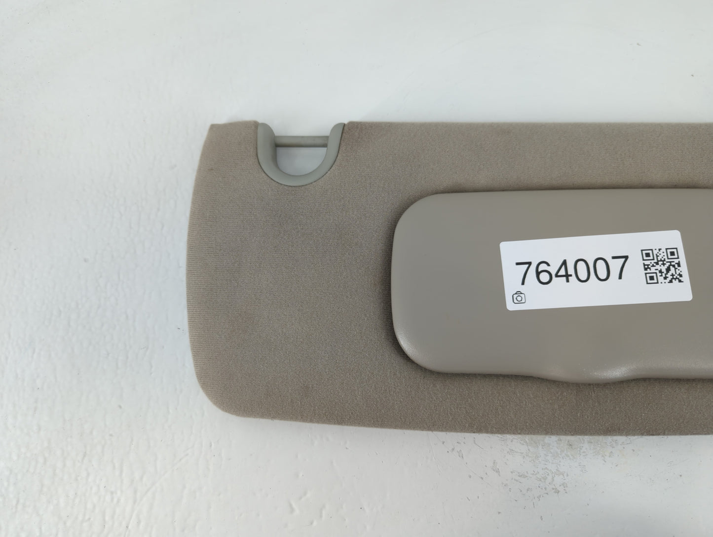 2004-2005 Dodge Durango Sun Visor Shade Replacement Passenger Right Mirror Fits Fits 2004 2005 OEM Used Auto Parts - Oemusedautoparts1.com